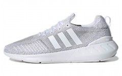 adidas originals Swift Run 22