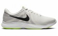 Nike REVOLUTION 4