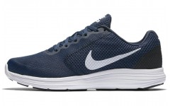 Nike REVOLUTION 3