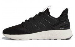 adidas neo Questar strike