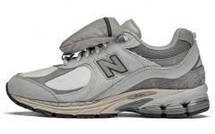 New Balance NB 2002R Pouch