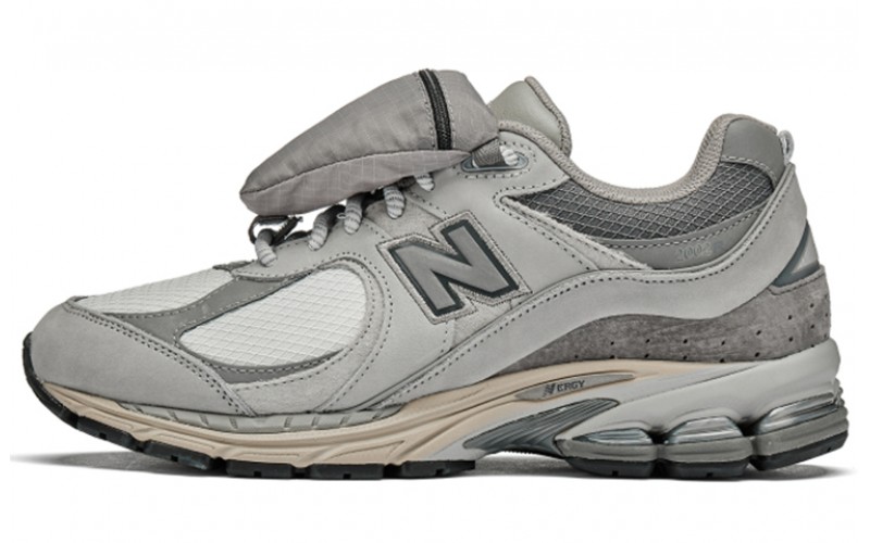 New Balance NB 2002R Pouch