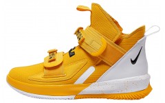 Nike zoom soldier 13