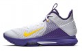 Nike Witness 4