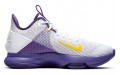 Nike Witness 4