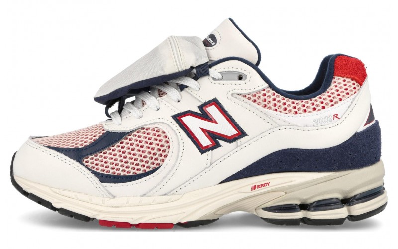 New Balance NB 2002R Team Red Navy Pouch