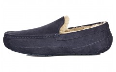 UGG Ascot Slipper