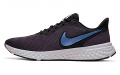 Nike REVOLUTION 5