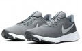 Nike REVOLUTION 5