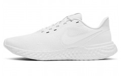 Nike REVOLUTION 5