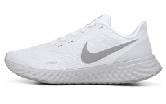 Nike REVOLUTION 5