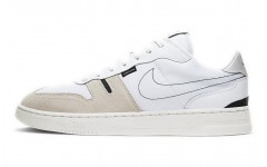 Nike Squash Type