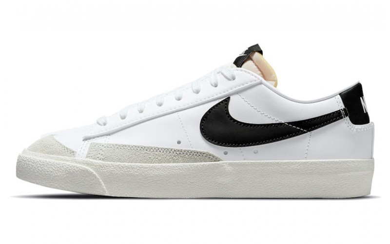 Nike "White and Black"