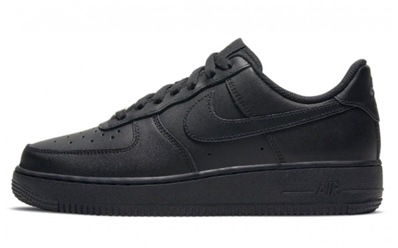 Nike Air Force 1 Low triple black