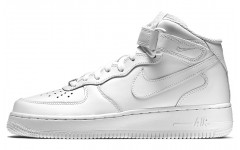 Nike Air Force 1 07 LE