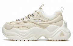 FILA FUSION Ray 1 Pose Ray