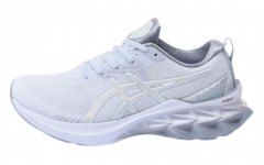 Asics Novablast 2