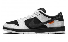 TIGHTBOOTH x Nike Dunk SB Pro "Black and White"